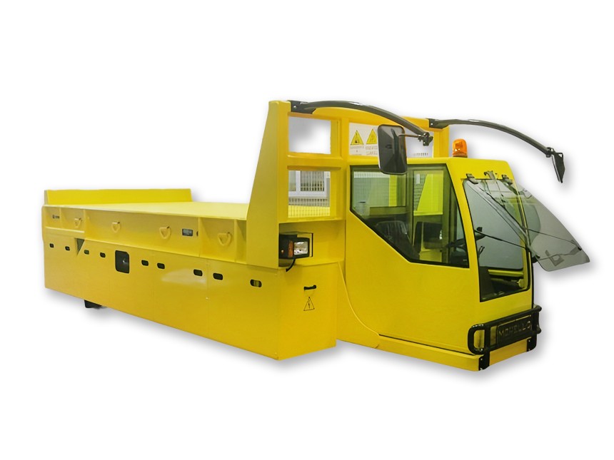 Heavy-Duty Electric Industrial Flatbed Truck for Large Load Transport